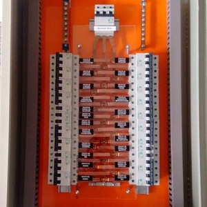 Montagem de painéis elétricos industriais